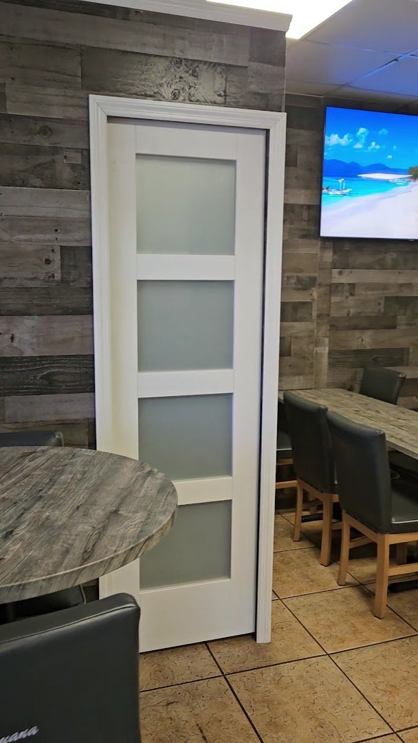 Casual dining space for ceviche and comfort food.